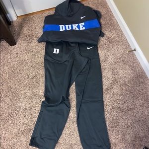 Nike Sweatsuit with Sweatshirt and Sweatpants